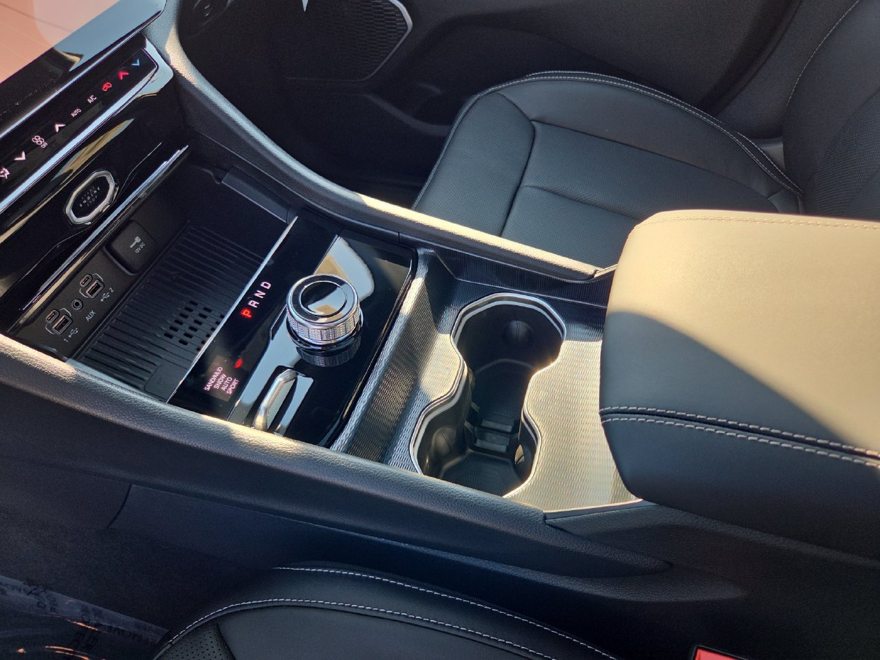 New 2027 Jeep Grand Cherokee Limited AWD/4WD image 17