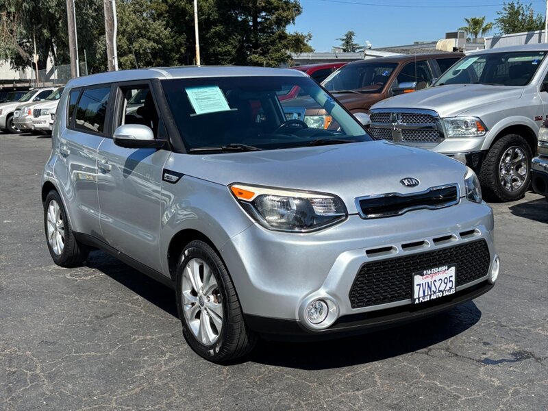 Used 2016 Kia Soul ! FWD image 1