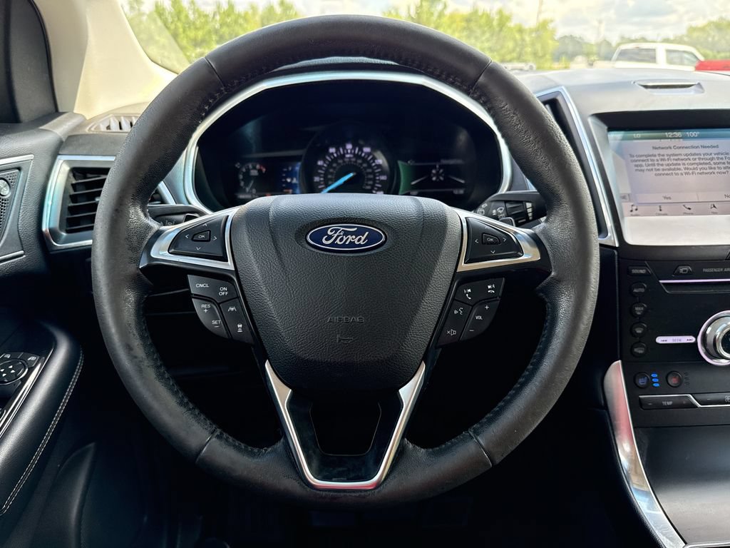 Used 2019 Ford Edge Titanium w/ Equipment Group 301A AWD/4WD image 16