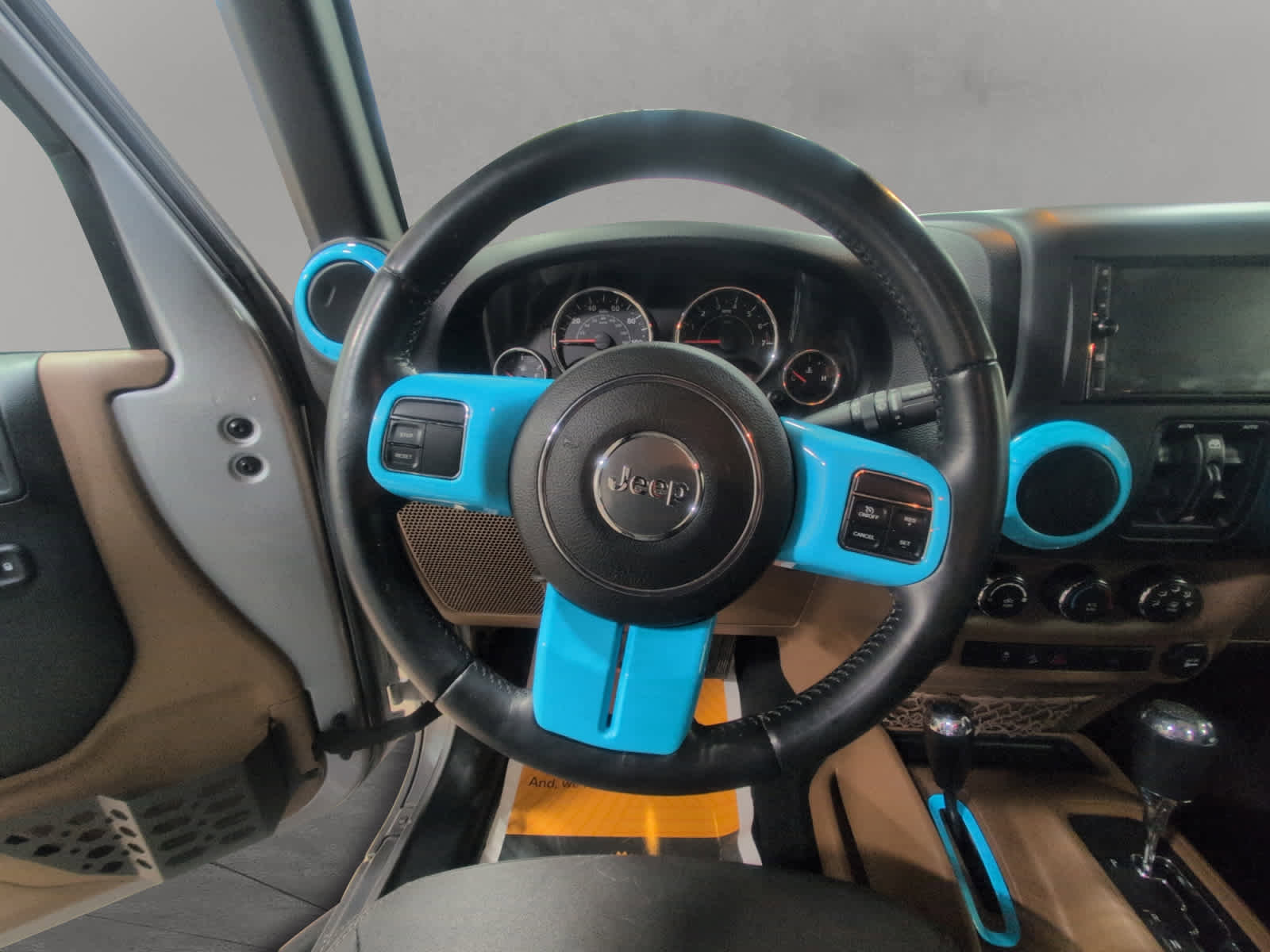 Used 2016 Jeep Wrangler Unlimited Sahara image 12