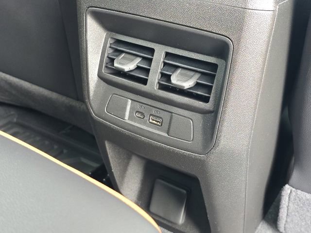 Used 2024 GMC Canyon AT4 w/ AT4 Premium Package AWD/4WD image 17