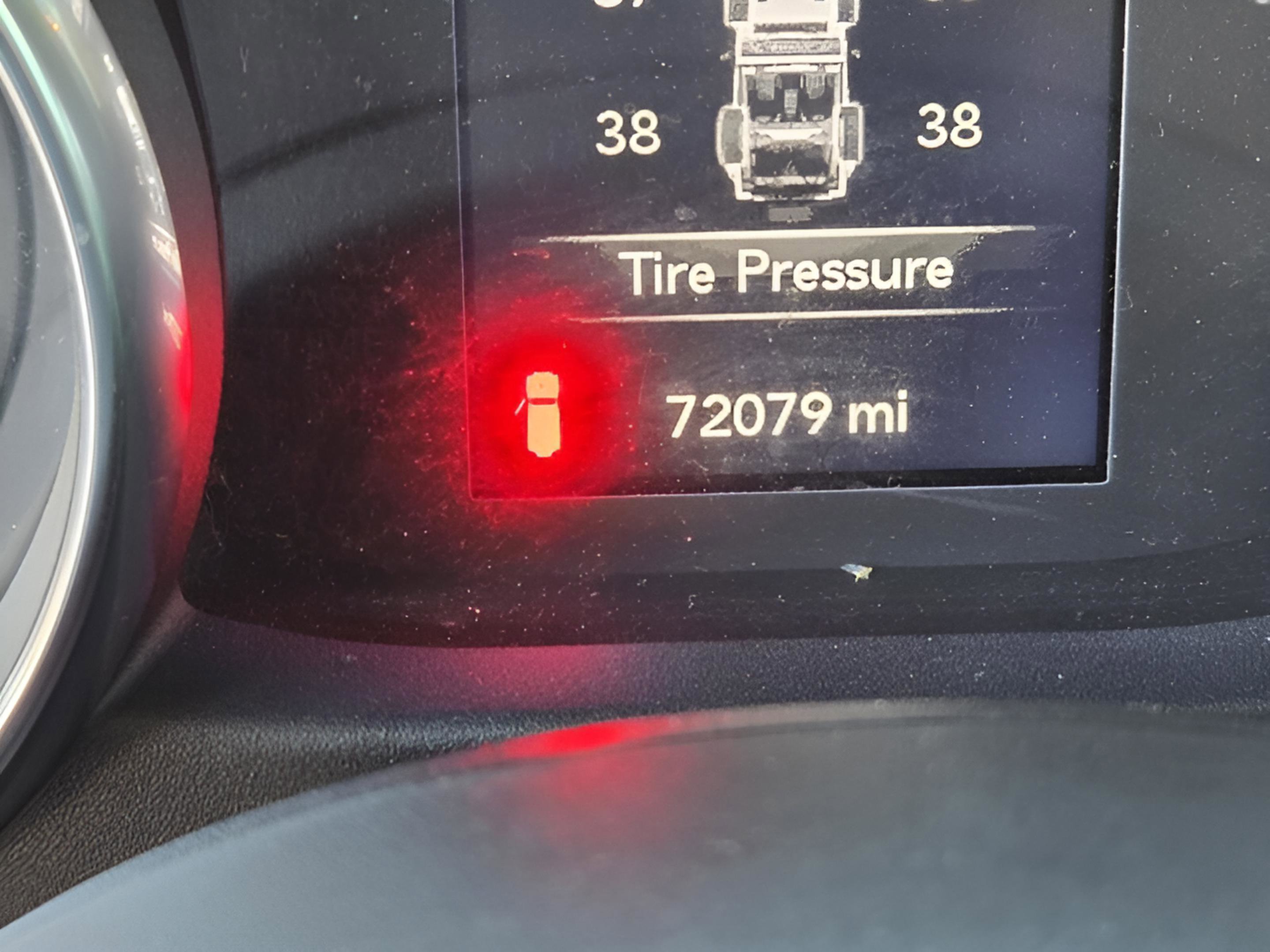 Used 2018 Jeep Wrangler Unlimited Sport S image 25