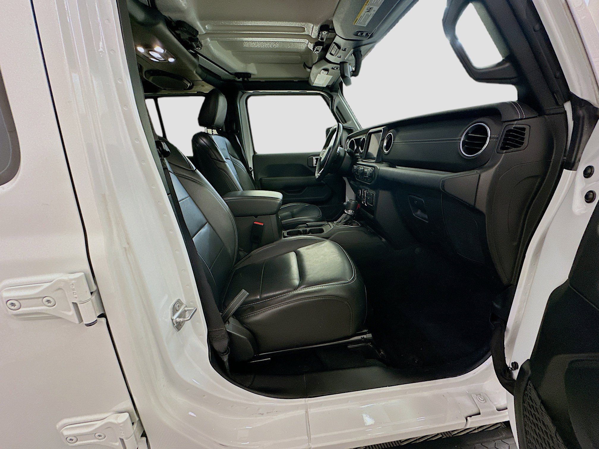 Used 2023 Jeep Wrangler Sahara w/ Cold Weather Group image 31