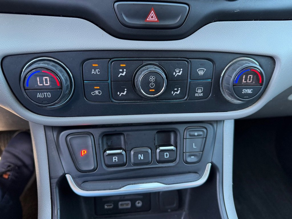 Used 2020 GMC Terrain SLT w/ Preferred Package image 38