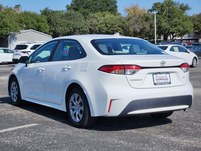 Used 2022 Toyota Corolla LE FWD image 3