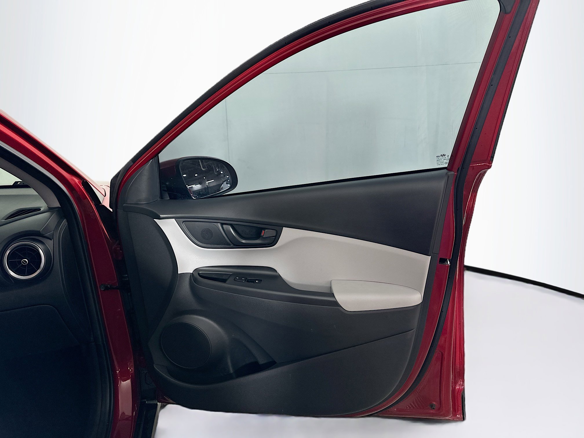 Used 2023 Hyundai Kona SEL image 29