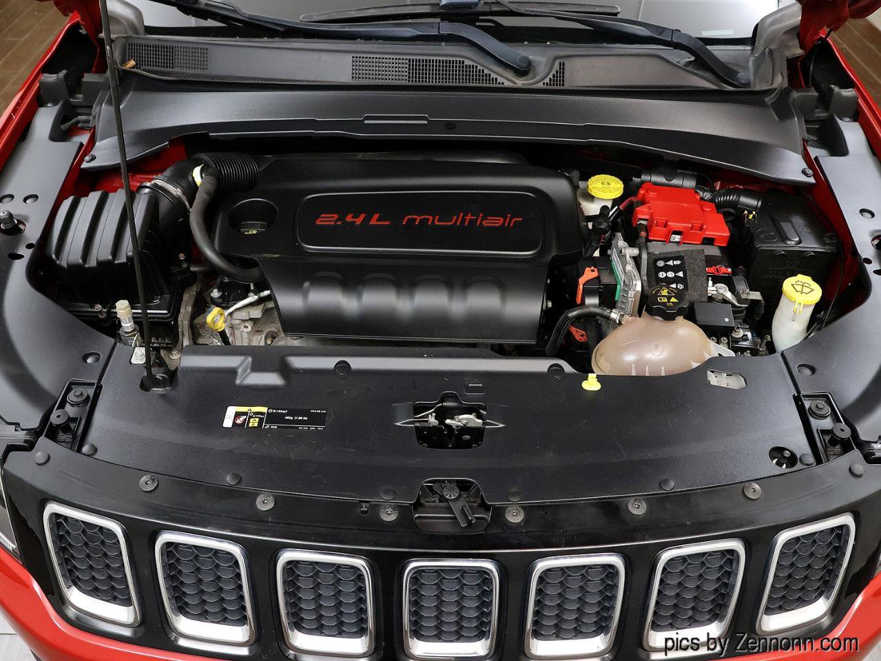 Used 2019 Jeep Compass Latitude FWD image 32