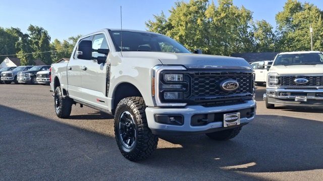 New 2025 Ford F350 Lariat image 2
