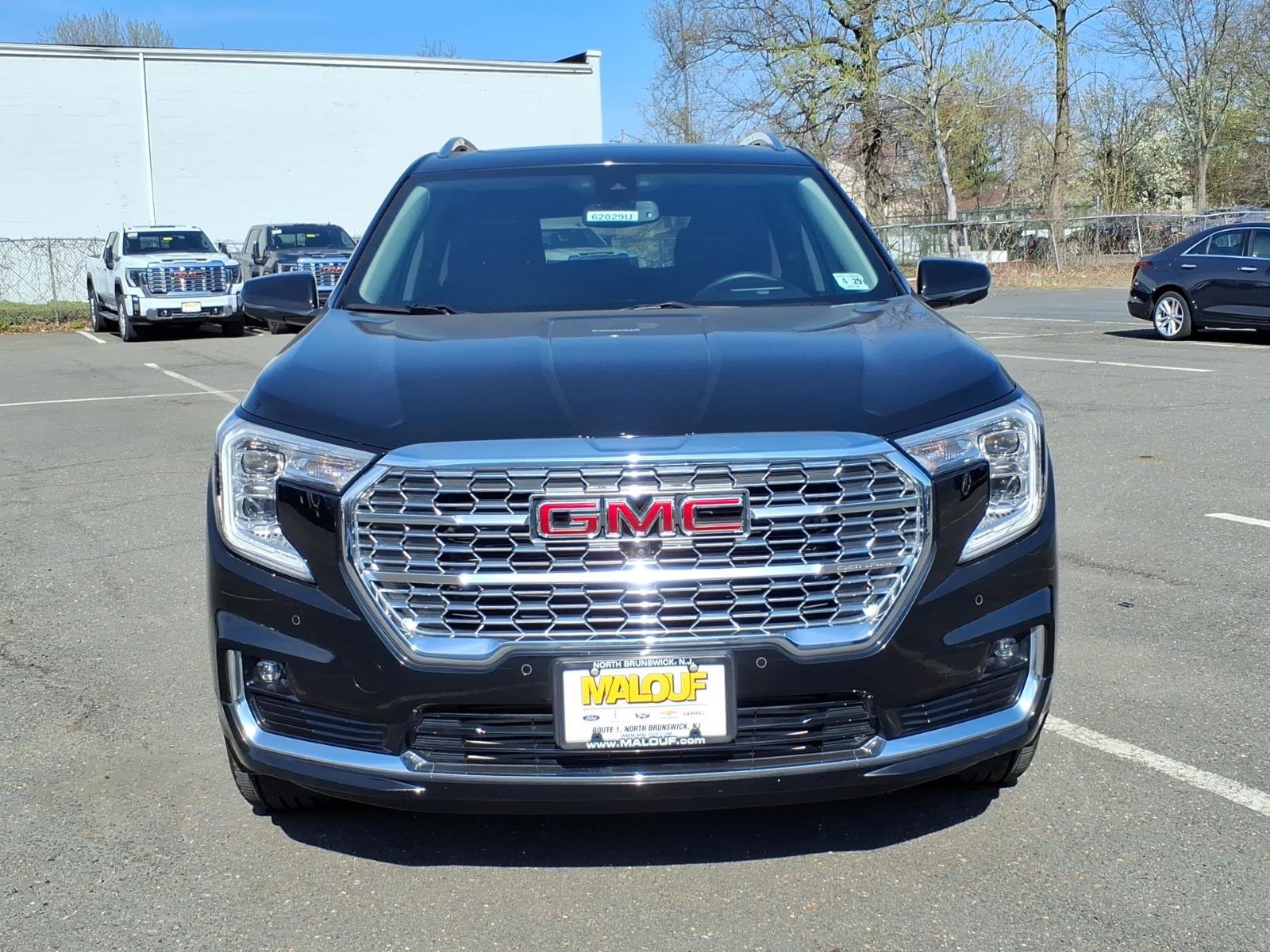 Certified 2024 GMC Terrain Denali w/ Denali Premium Package AWD/4WD image 2
