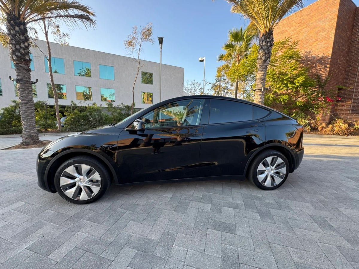 Used 2023 Tesla Model Y Long Range AWD/4WD image 9