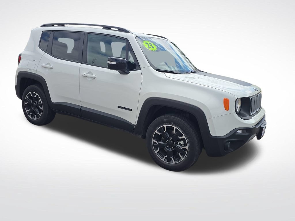 Used 2023 Jeep Renegade Latitude AWD/4WD image 9