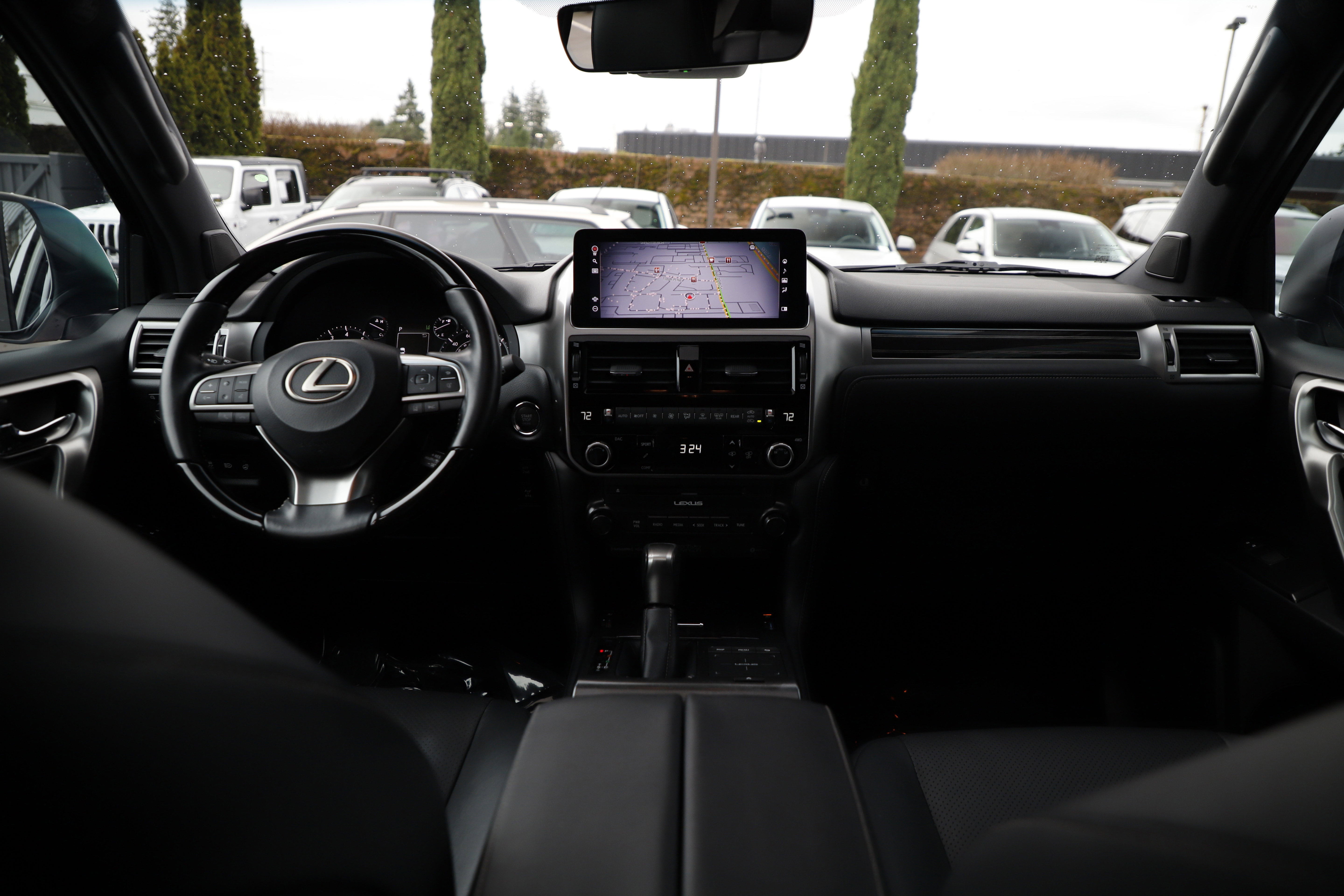 Used 2022 Lexus GX 460 Luxury w/ Sport Design Package image 13