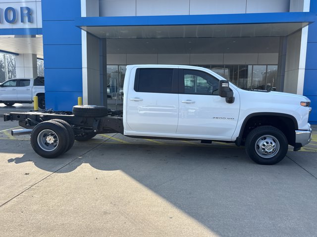 New 2026 Chevrolet Silverado 3500 LT w/ Convenience Package image 2