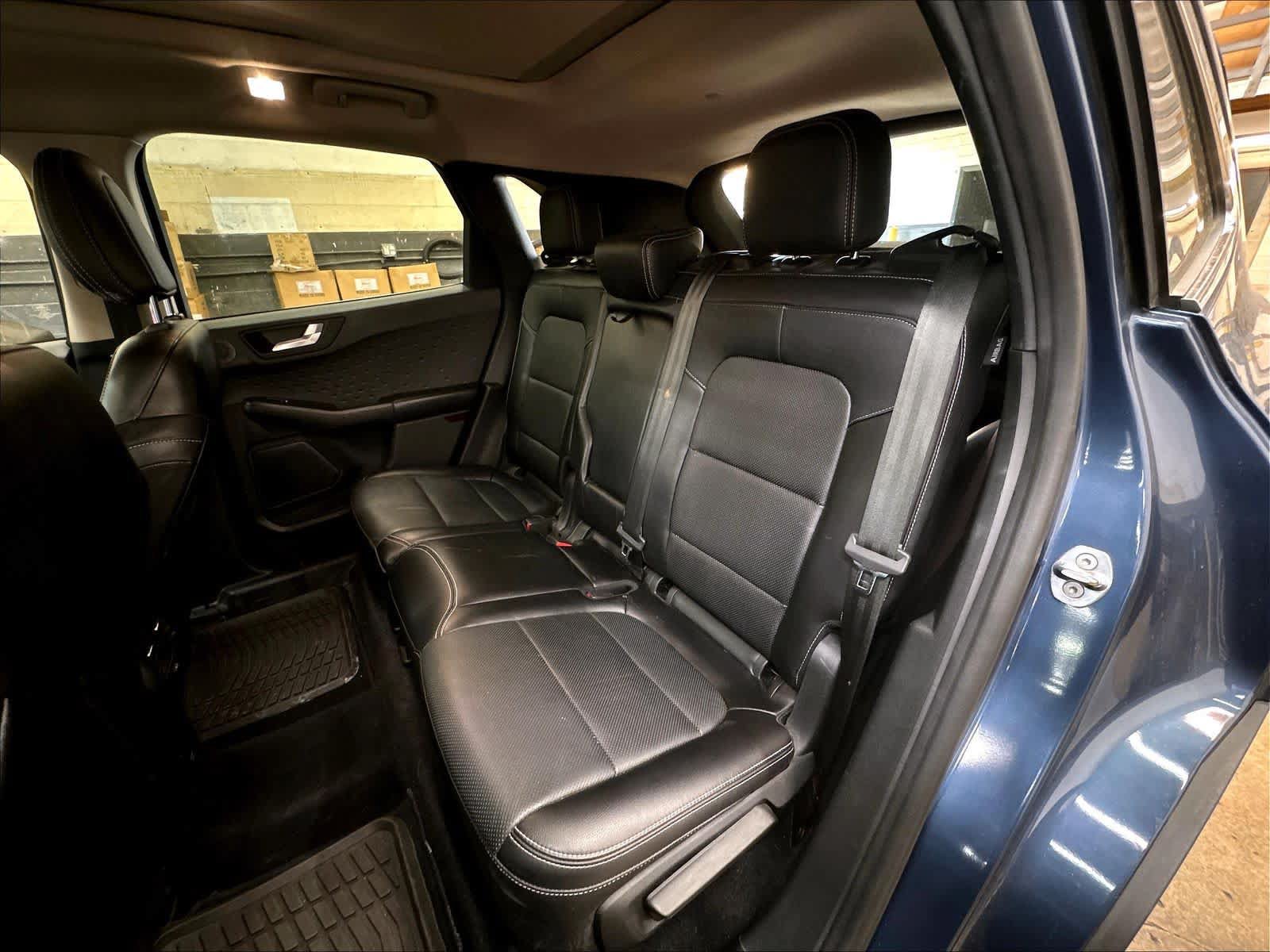 Used 2020 Ford Escape Titanium w/ Titanium Premium Package 2.0 AWD/4WD image 29