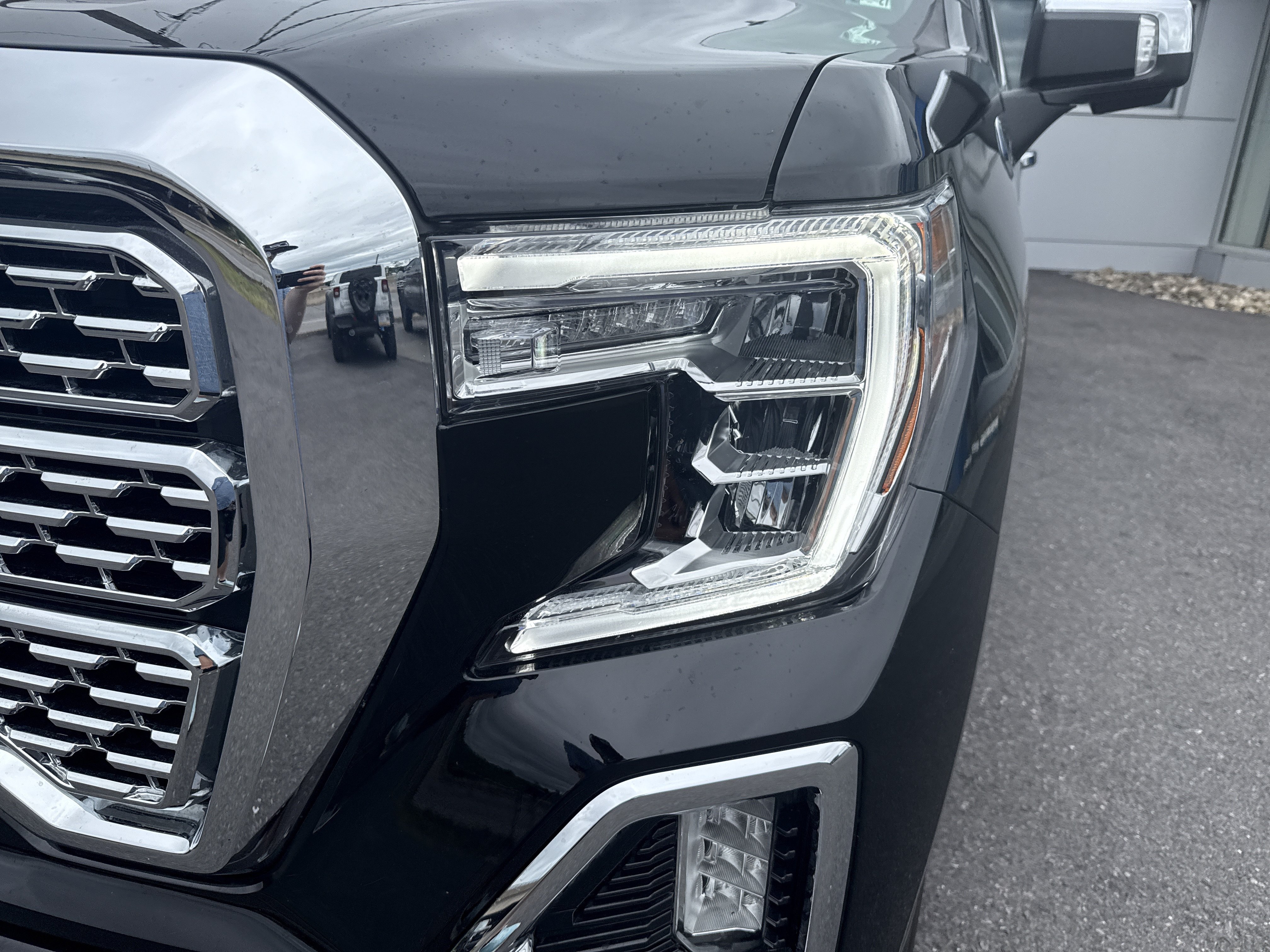 Used 2022 GMC Sierra 1500 Denali w/ Denali Reserve Package AWD/4WD video 2