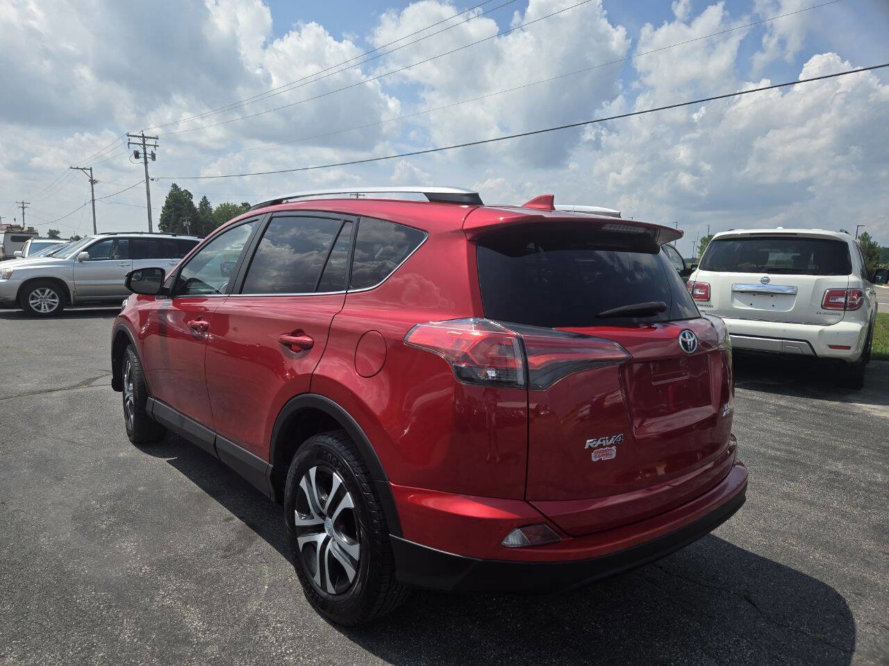 Used 2017 Toyota RAV4 LE image 12