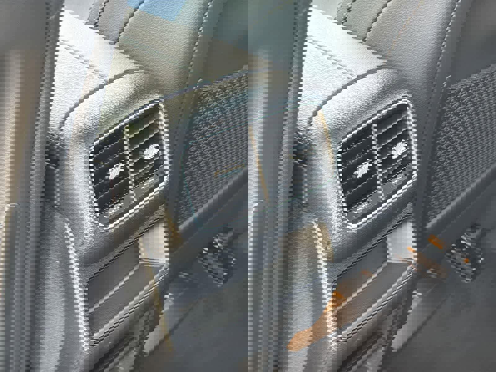 Used 2024 Mercedes-Benz GLE 450e 4MATIC image 30