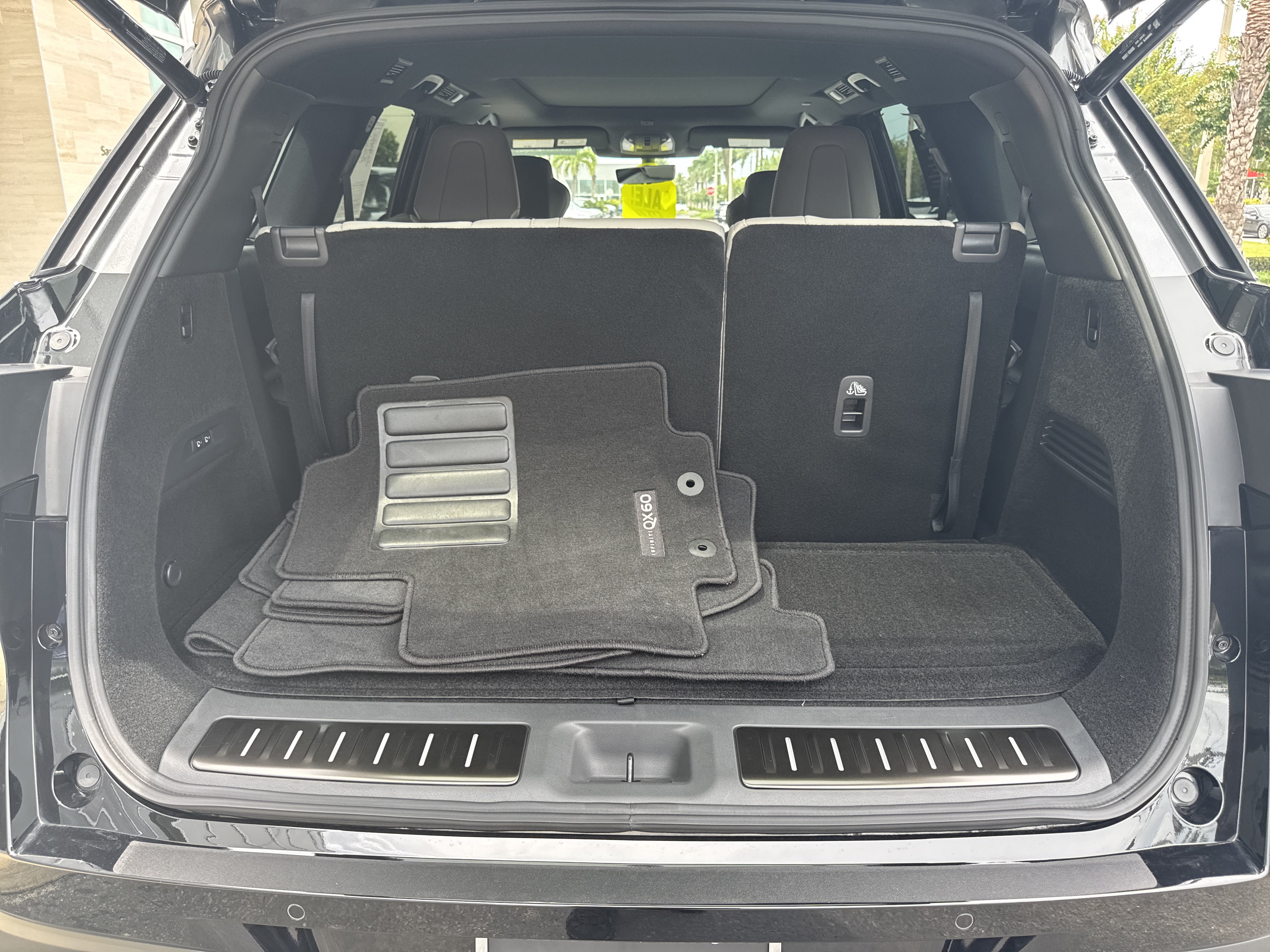 Certified 2026 INFINITI QX60 Autograph w/ Dark Cargo Package AWD/4WD image 6