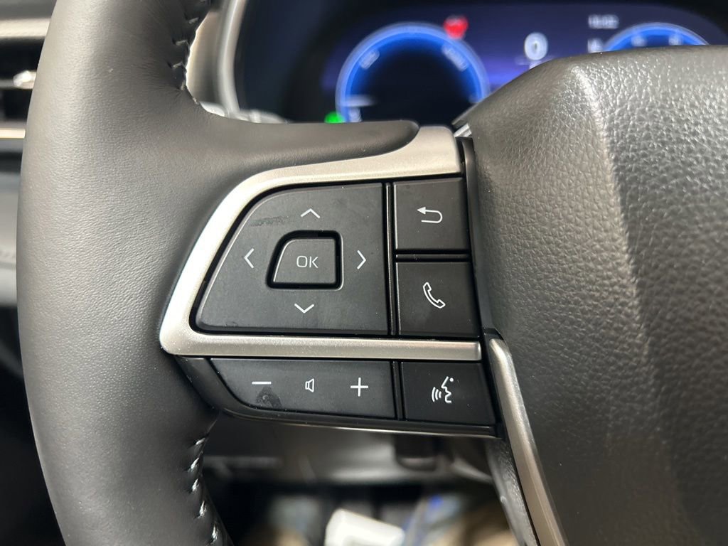 Used 2024 Toyota Highlander Platinum AWD/4WD image 31