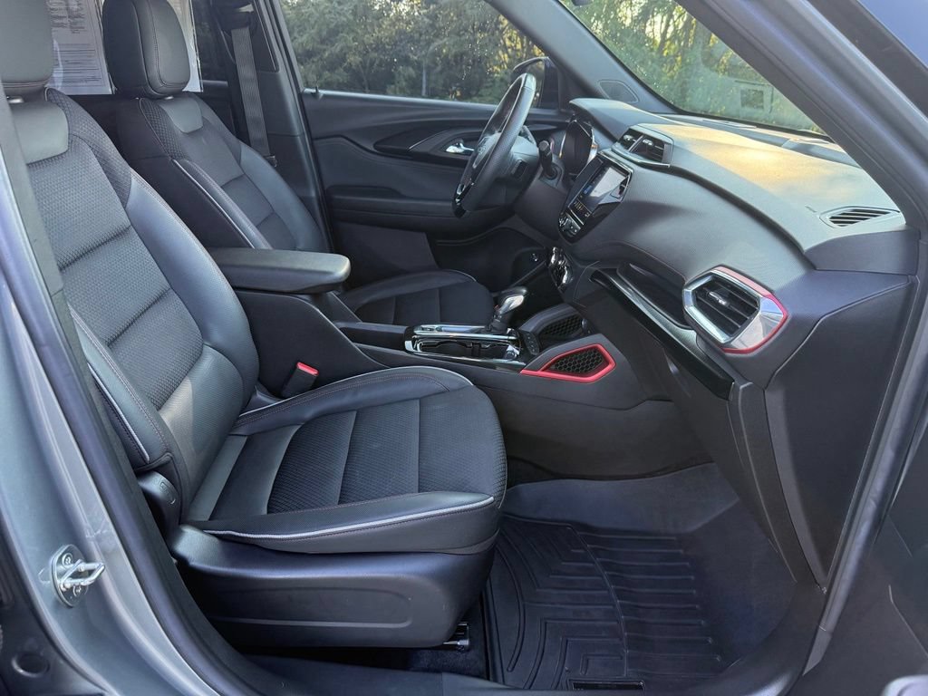 Used 2023 Chevrolet TrailBlazer RS w/ Sun and Liftgate Package AWD/4WD image 23