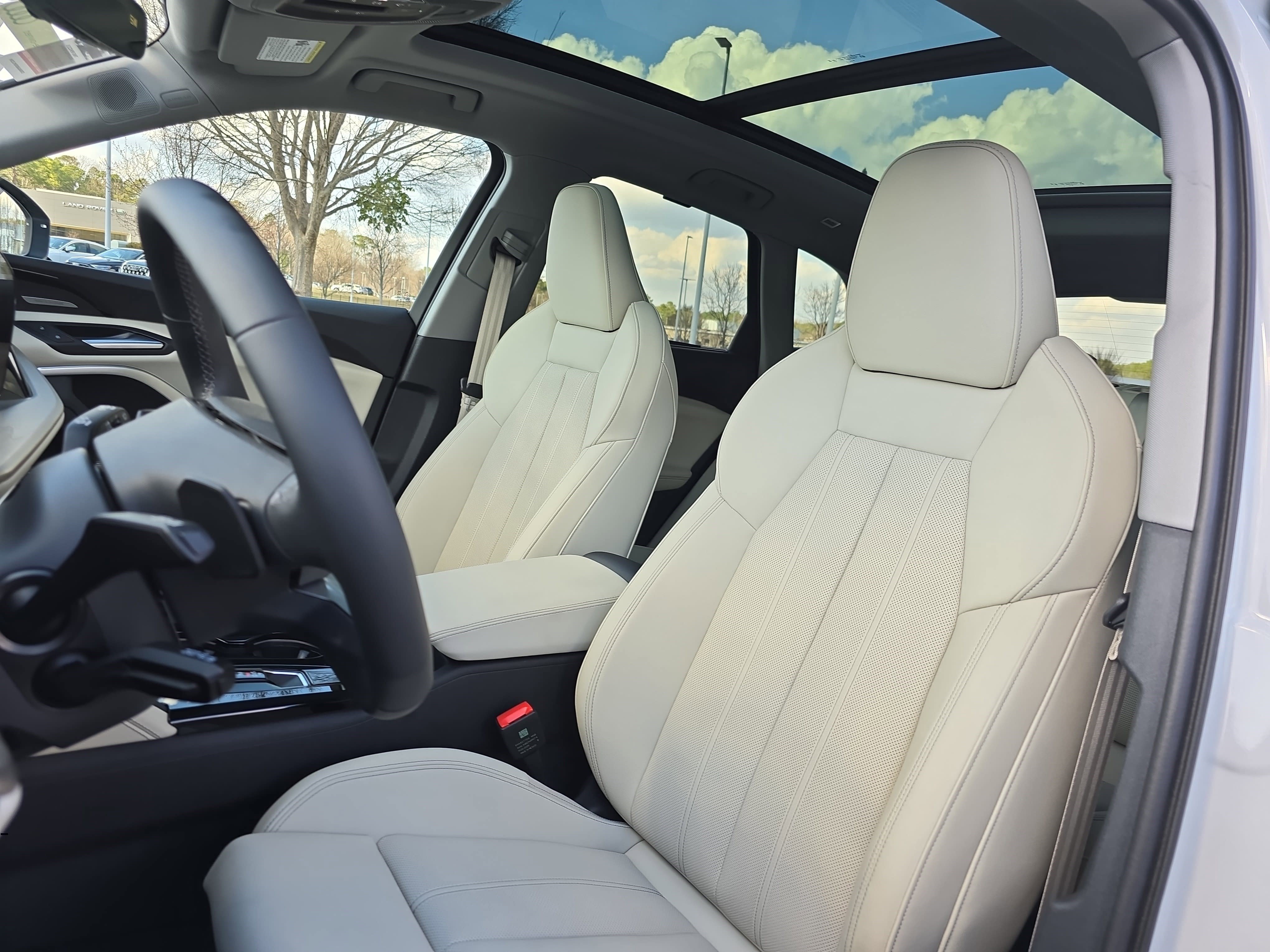 Certified 2025 Audi Q5 Premium Plus w/ Premium Plus image 15