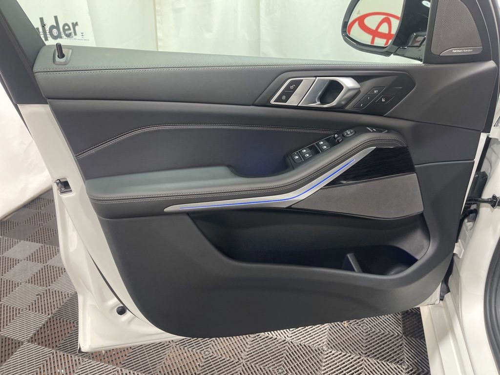 Used 2026 BMW X5 xDrive40i AWD/4WD image 17