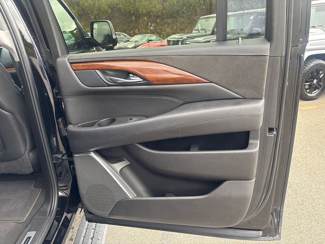 Used 2019 Cadillac Escalade ESV Premium Luxury image 20