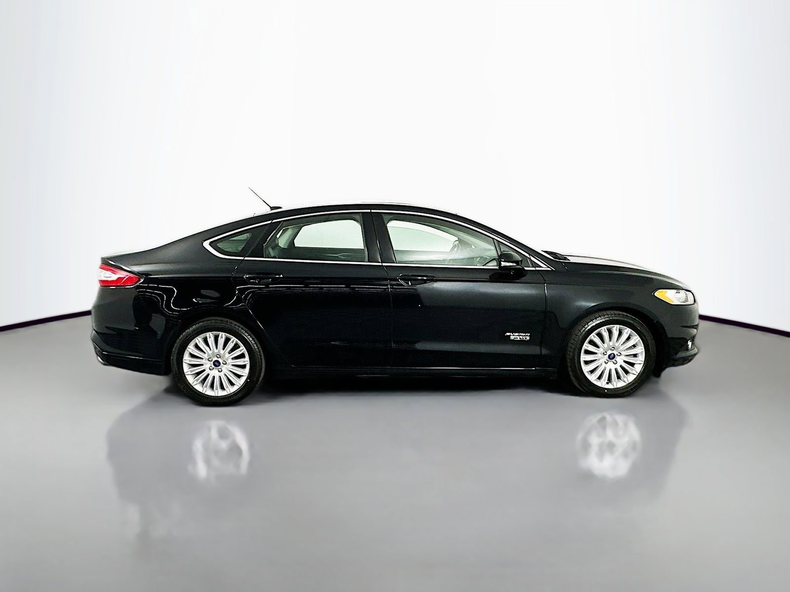 Used 2016 Ford Fusion Energi SE FWD image 9