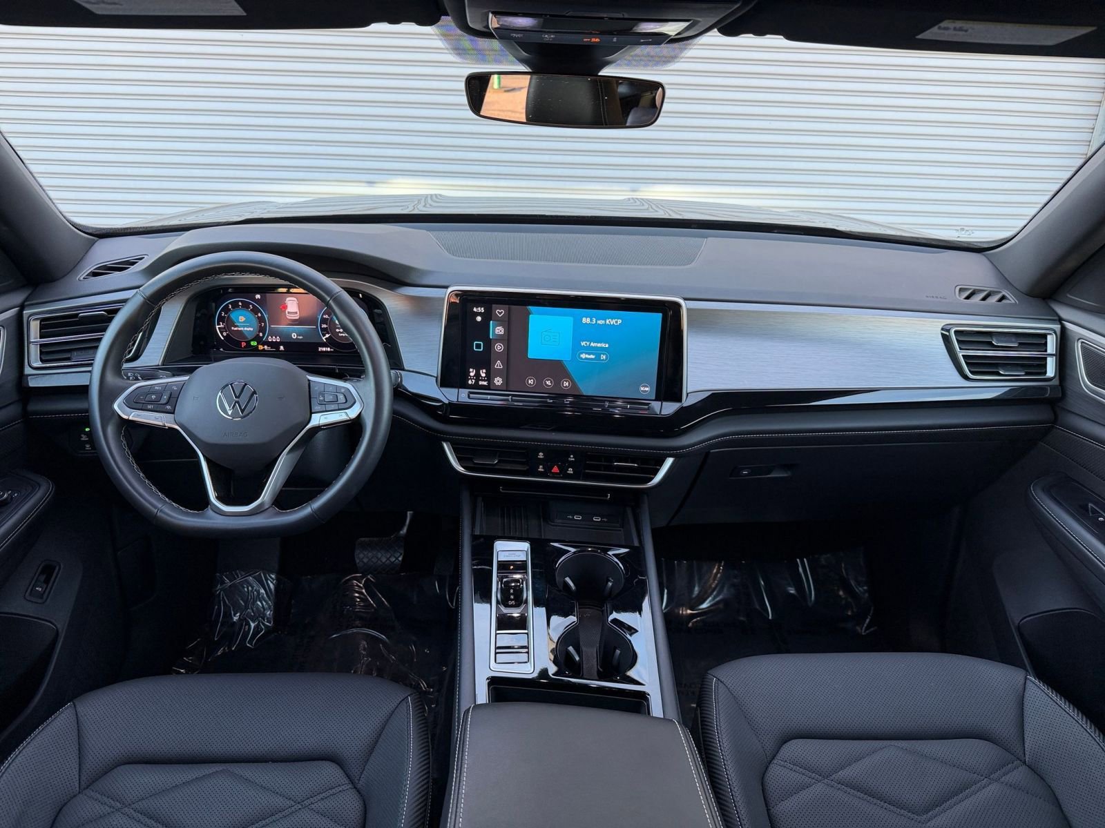 Used 2025 Volkswagen Atlas Cross Sport SE FWD image 34