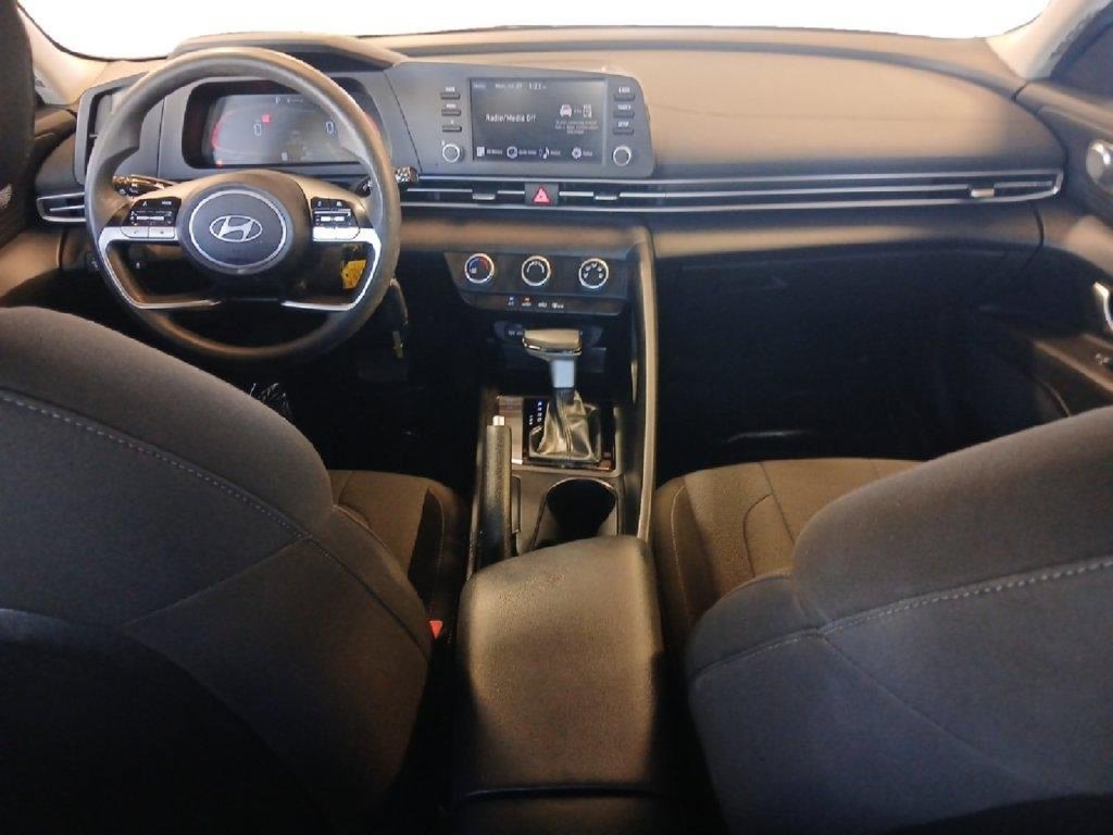 Used 2024 Hyundai Elantra SE FWD image 12