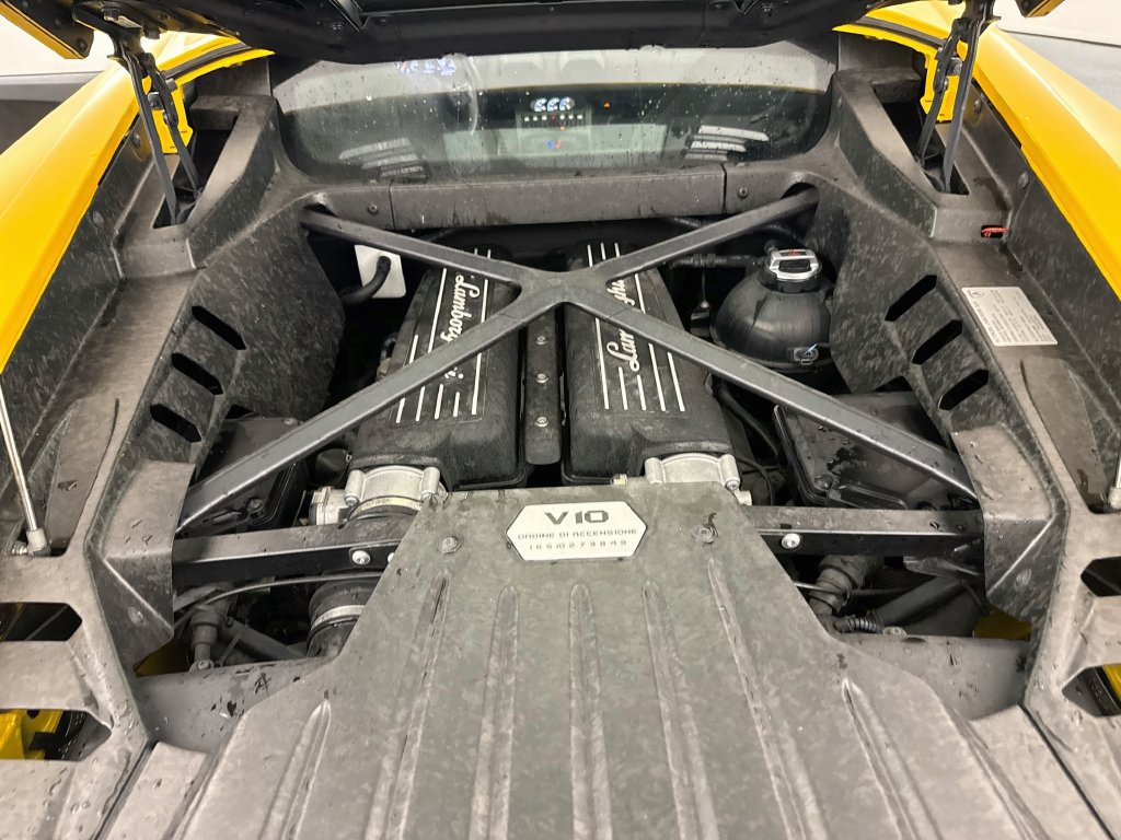 Used 2017 Lamborghini Huracan LP 580-2 RWD image 29