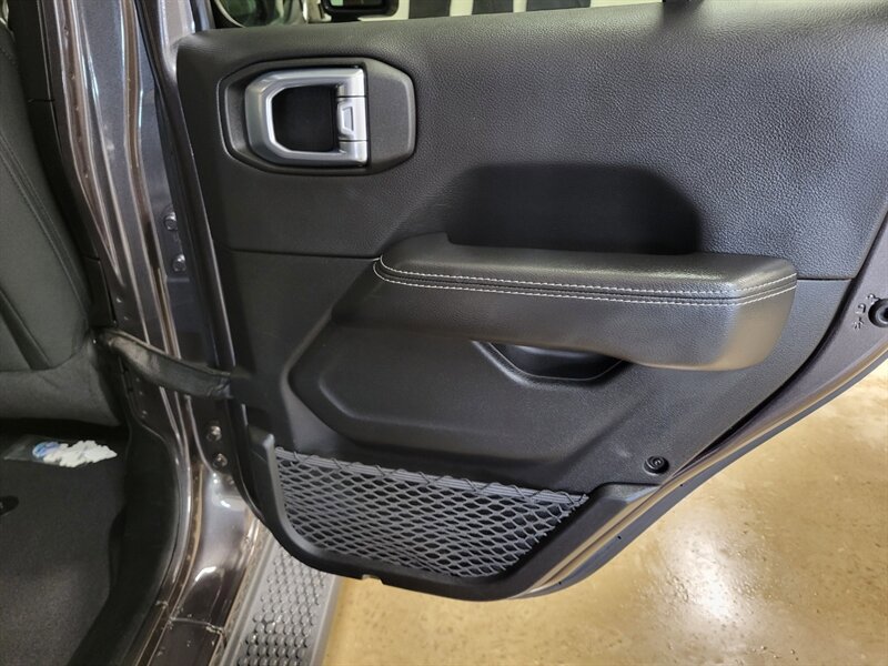 Used 2022 Jeep Wrangler Unlimited Sahara w/ Cold Weather Group AWD/4WD image 43