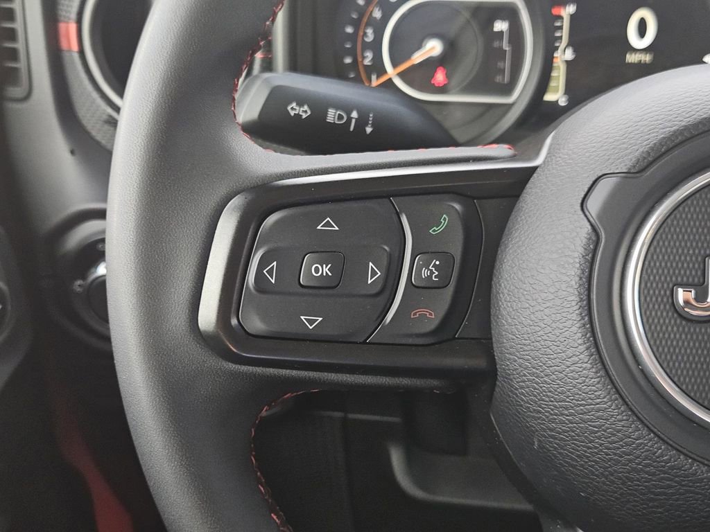 Used 2025 Jeep Wrangler Unlimited Rubicon image 13