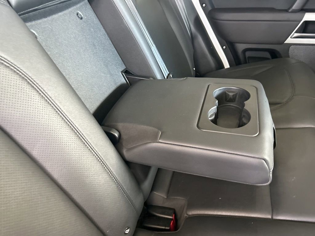 Used 2024 Land Rover Defender 110 S image 32