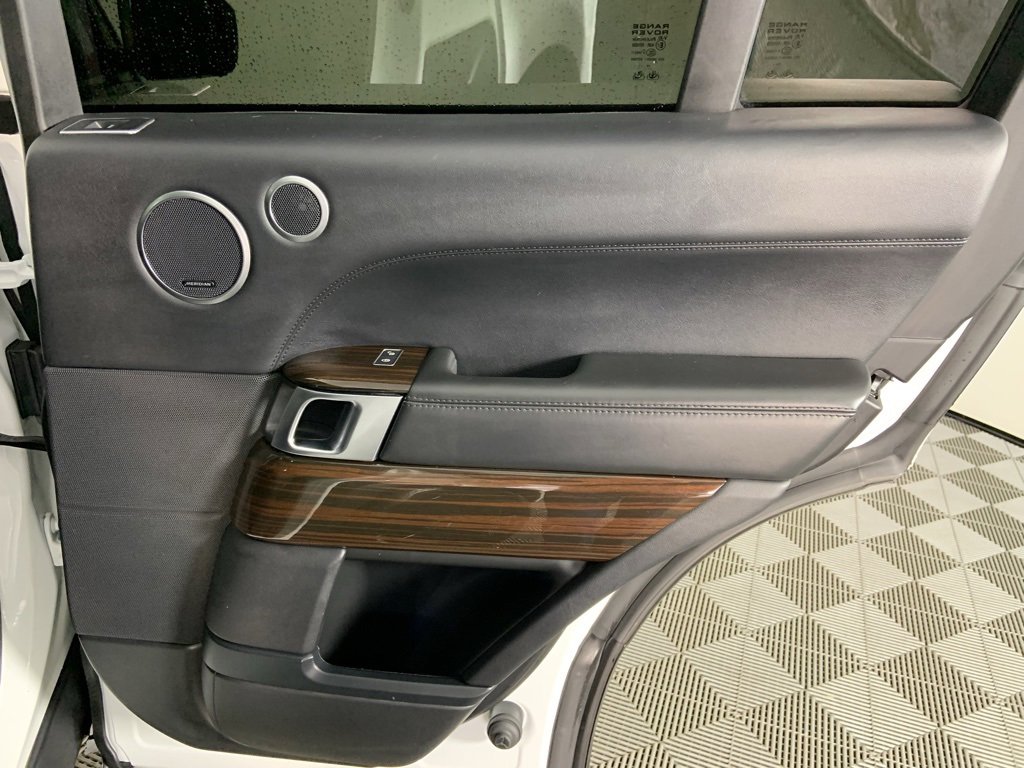 Used 2016 Land Rover Range Rover HSE image 13