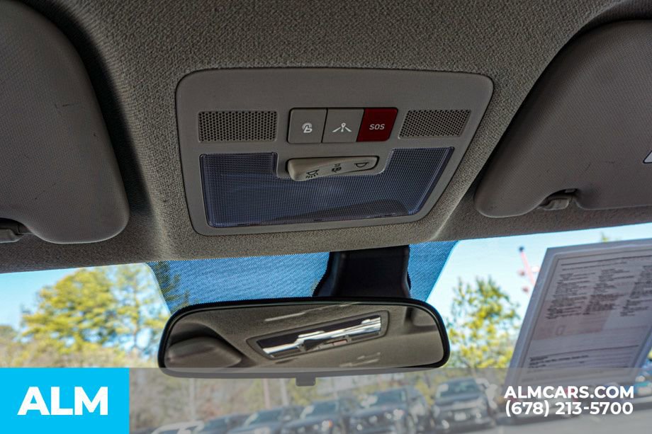 Used 2024 Hyundai Venue Limited image 33