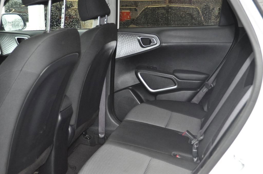 Used 2024 Kia Soul LX w/ LX Technology Package image 15