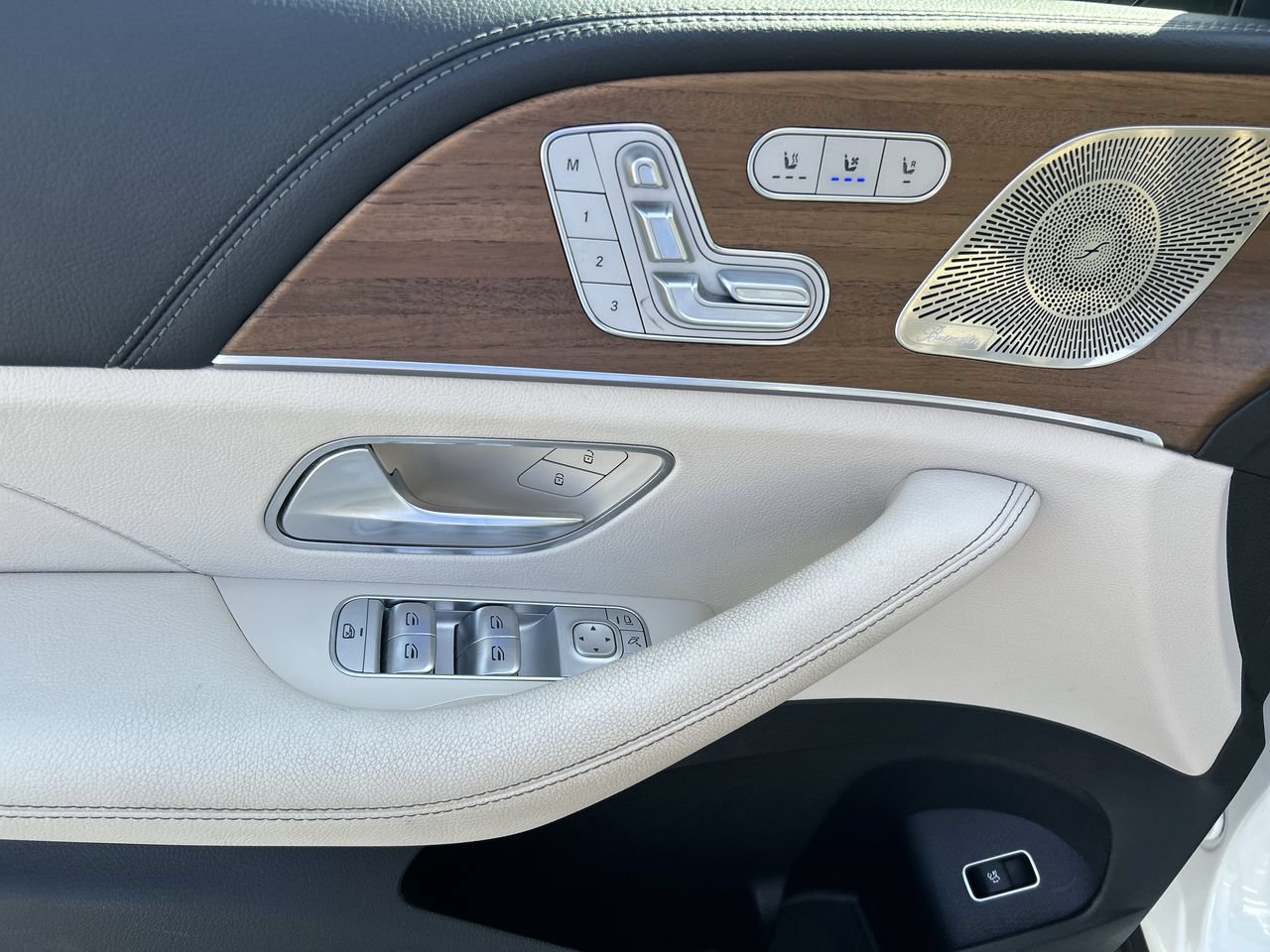 Used 2022 Mercedes-Benz GLS 450 4MATIC image 20