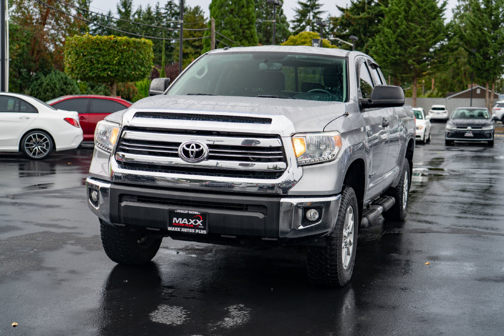 Used 2016 Toyota Tundra SR5 w/ SR5 Upgrade Package AWD/4WD image 4