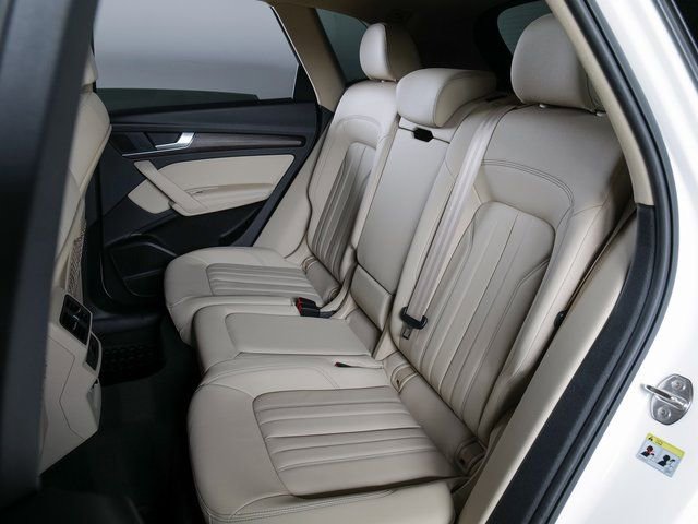 Used 2023 Audi Q5 Premium AWD/4WD image 11