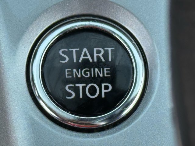 Used 2025 Nissan Altima 2.5 SV FWD image 19