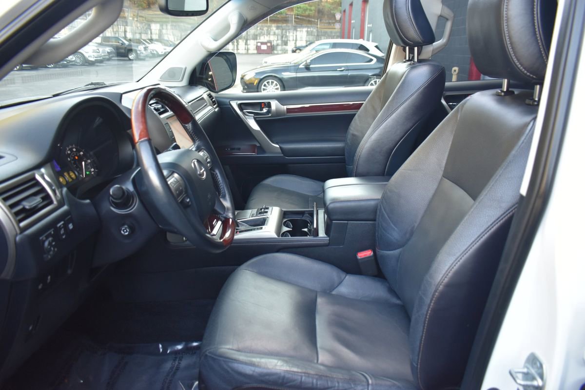 Used 2014 Lexus GX 460 w/ Premium Package image 13
