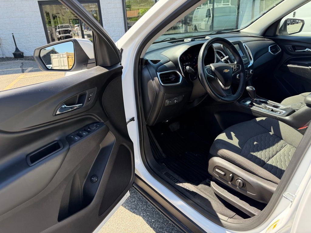 Used 2018 Chevrolet Equinox LT AWD/4WD image 15