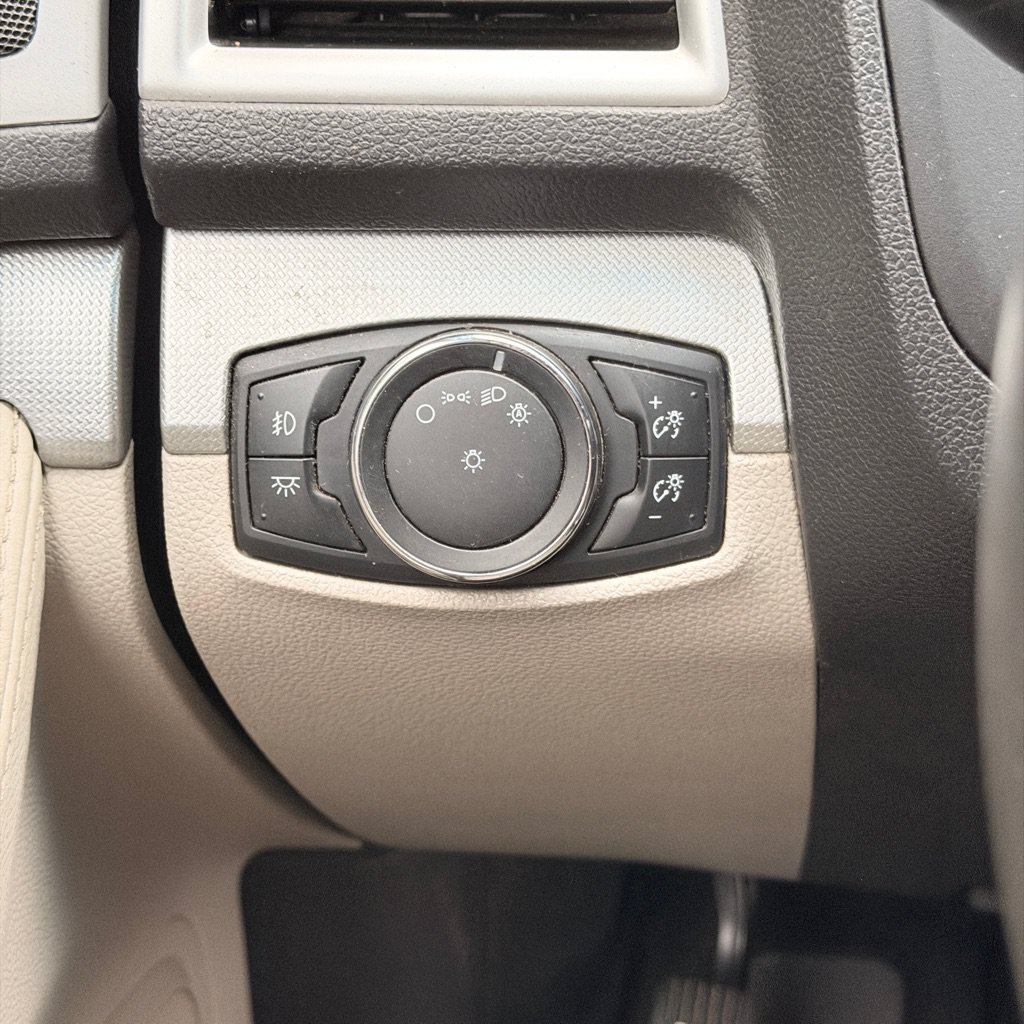 Used 2014 Ford Explorer XLT w/ Equipment Group 201A FWD image 42