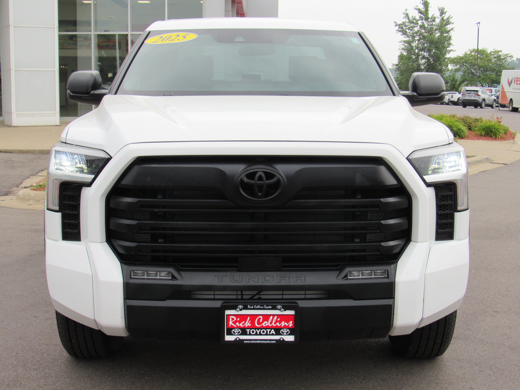 Used 2025 Toyota Tundra SR5 AWD/4WD image 3