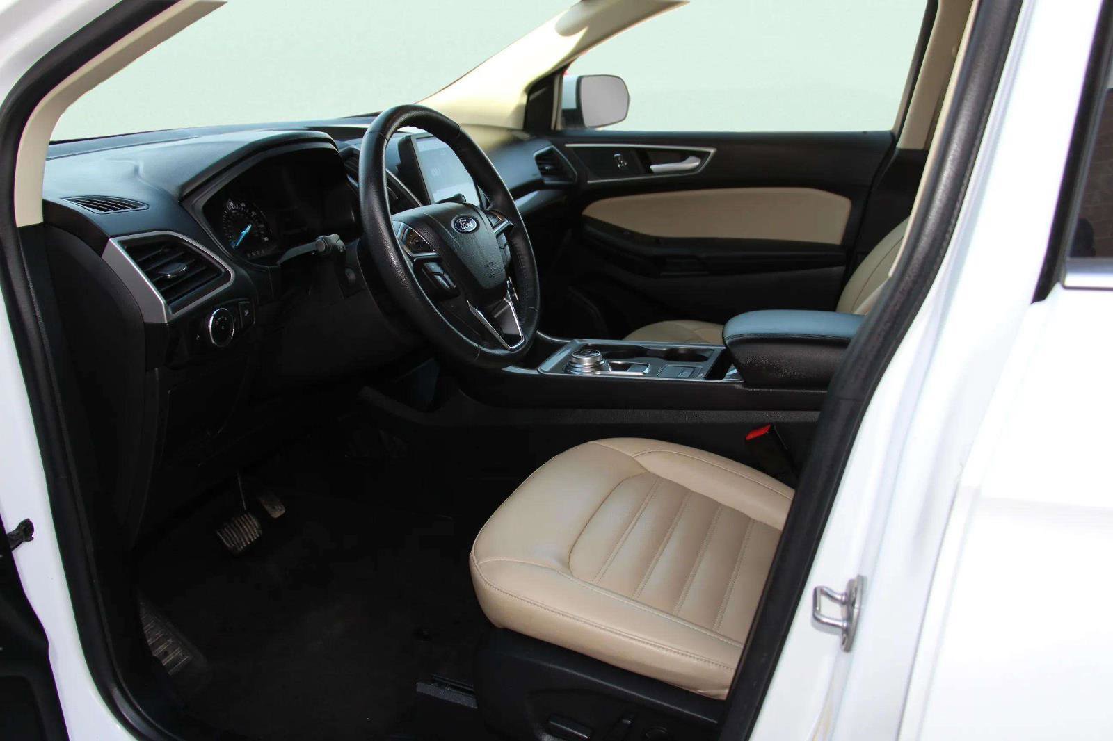 Used 2024 Ford Edge SEL image 11