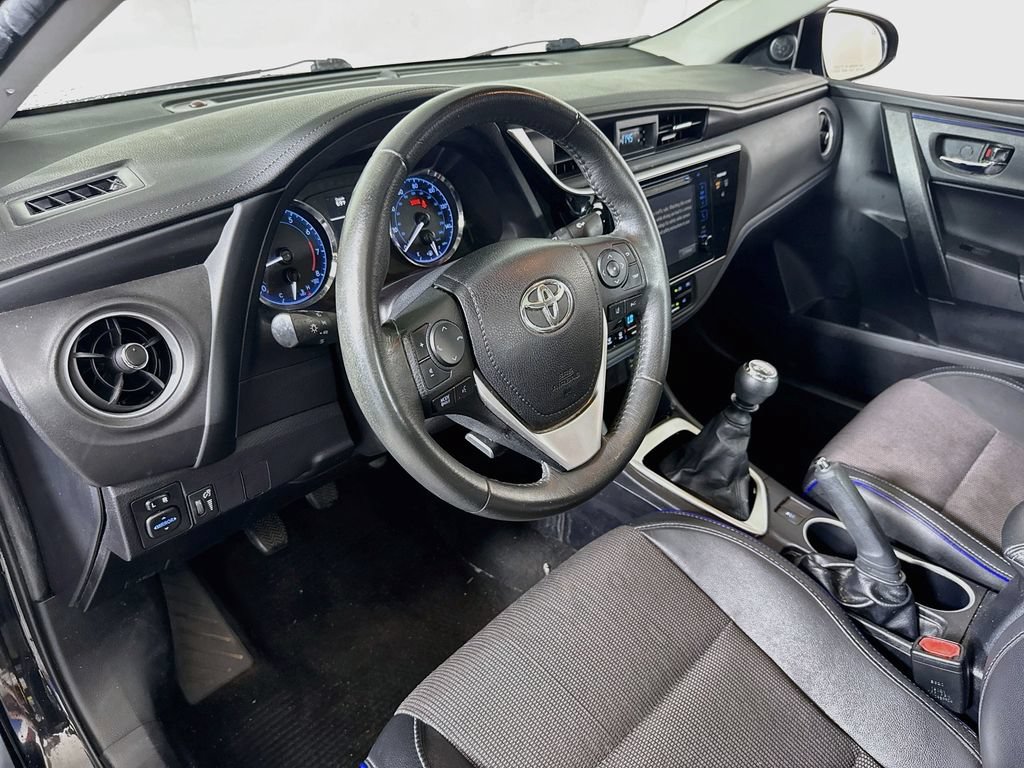 Used 2017 Toyota Corolla SE w/ Carpet Mat Package (TMS) FWD image 9