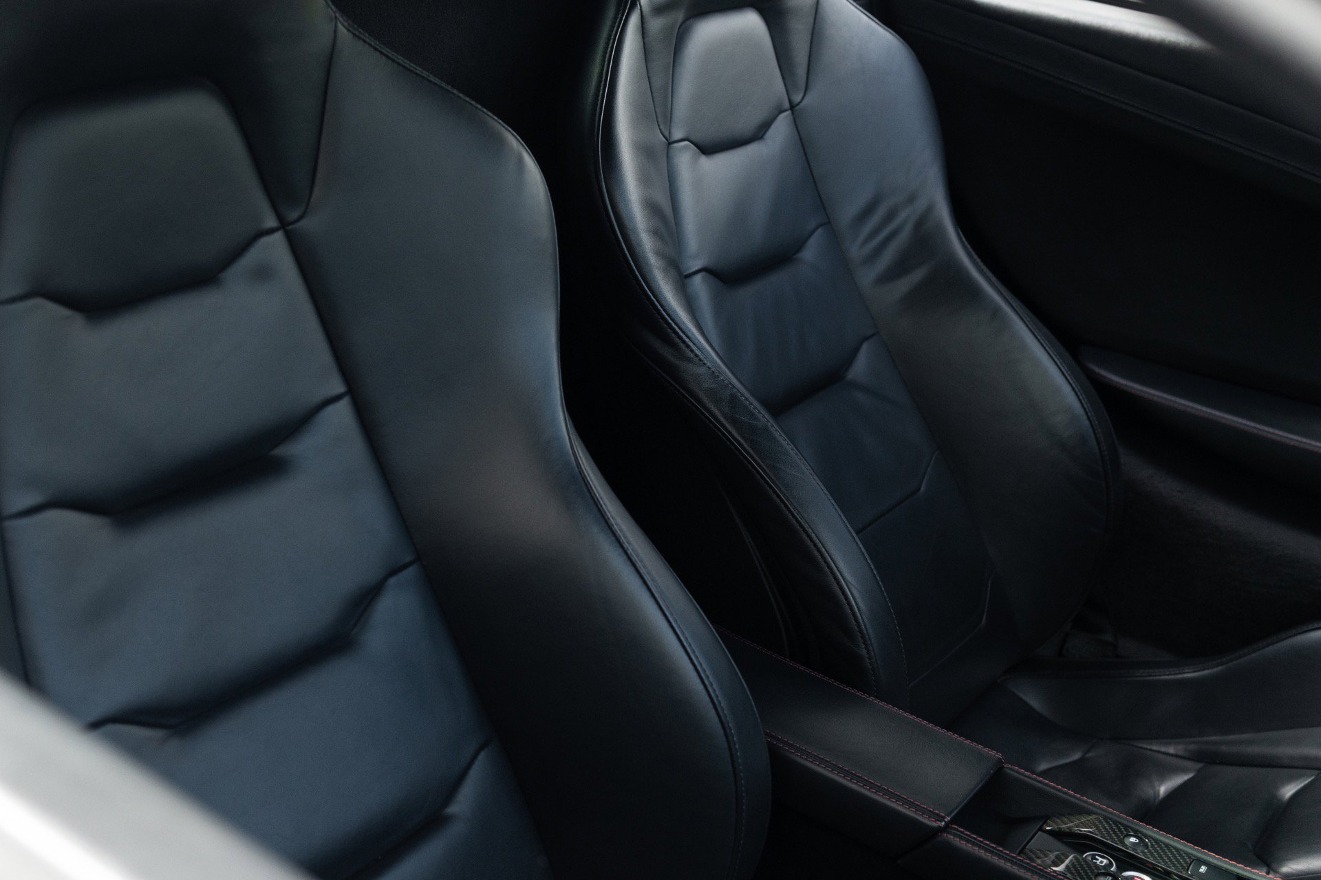 Used 2013 McLaren MP4-12C image 54