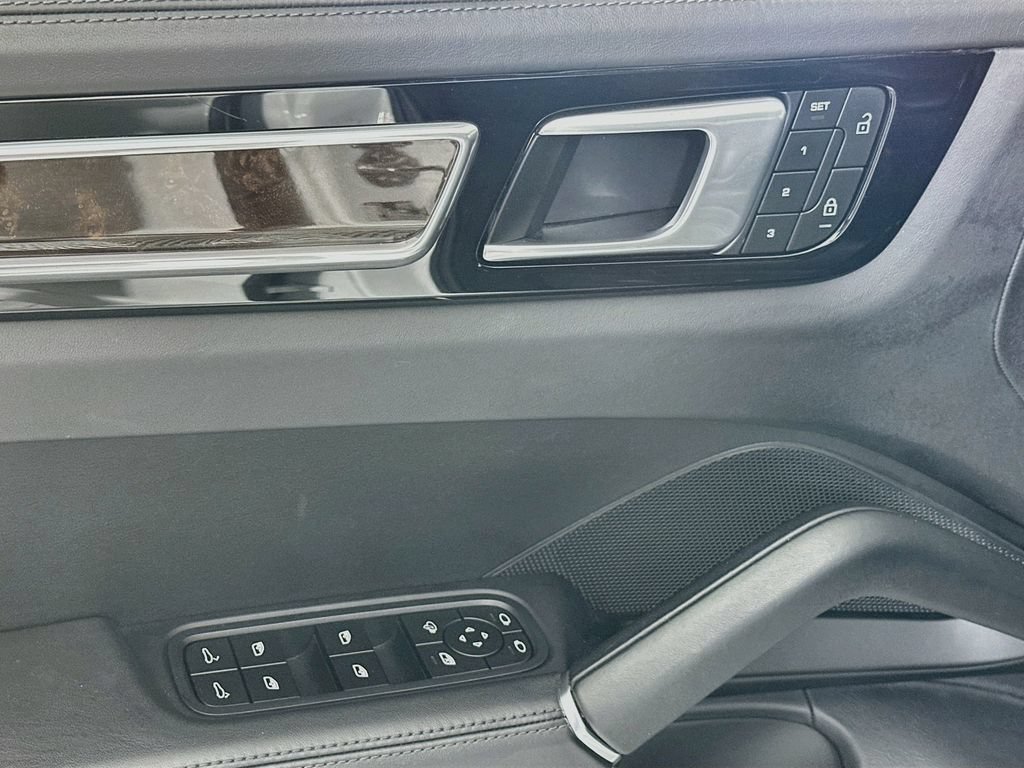 Certified 2023 Porsche Cayenne GTS AWD/4WD image 19