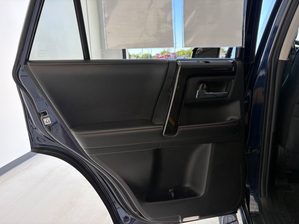 Used 2018 Toyota 4Runner TRD Off-Road AWD/4WD image 29